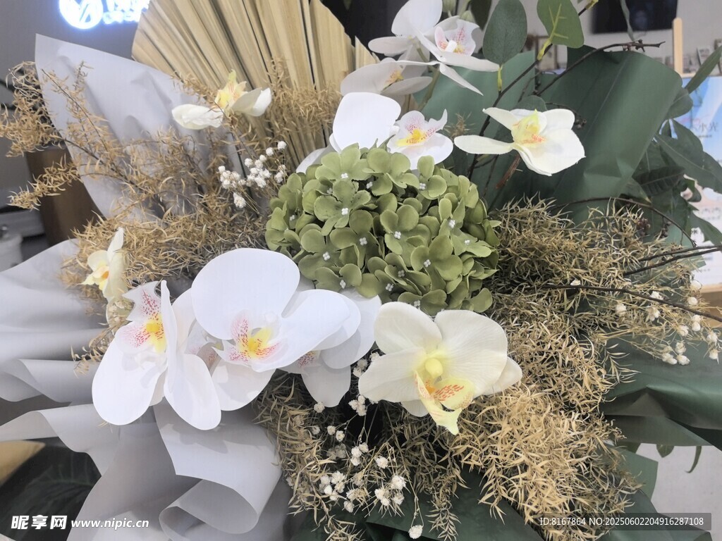 优雅白色兰花花卉组合