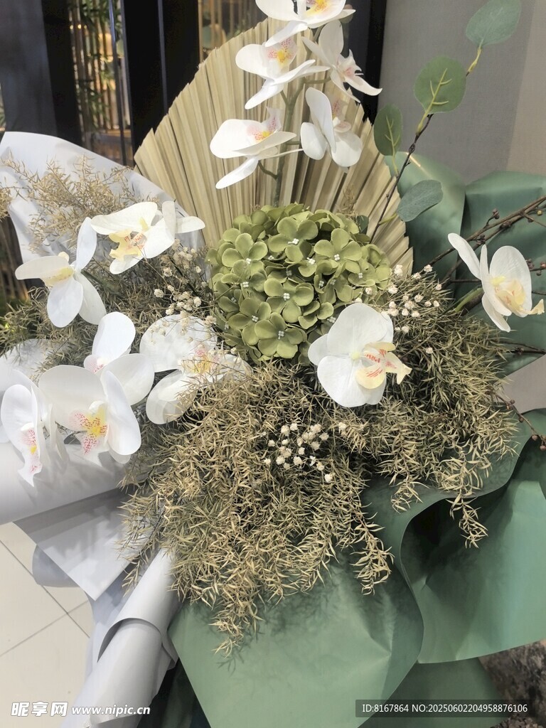 清新白色花束组合