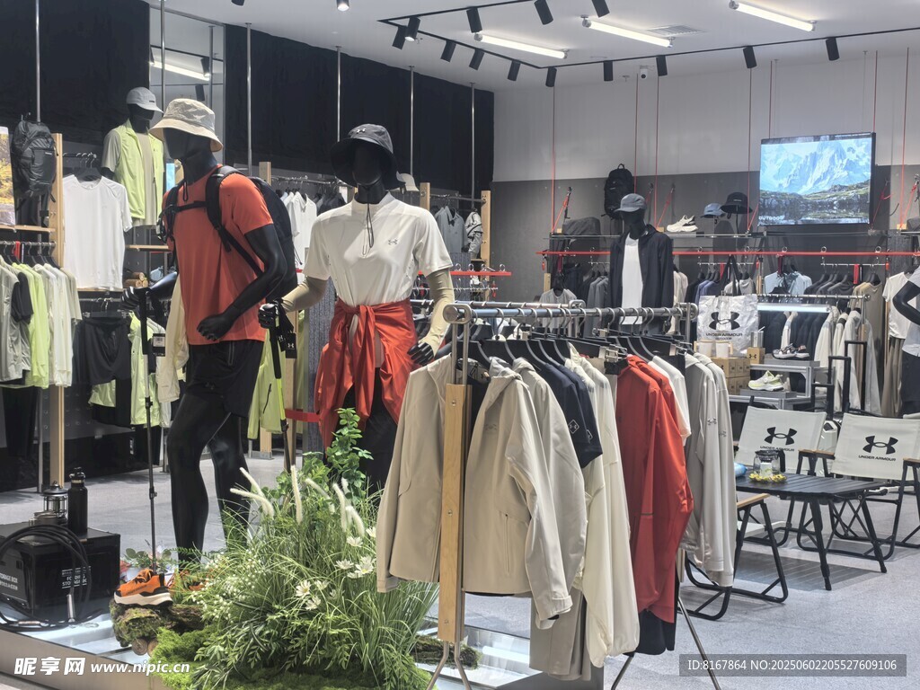 时尚服装店陈列展示