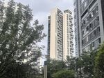 城市中林立的高层住宅楼