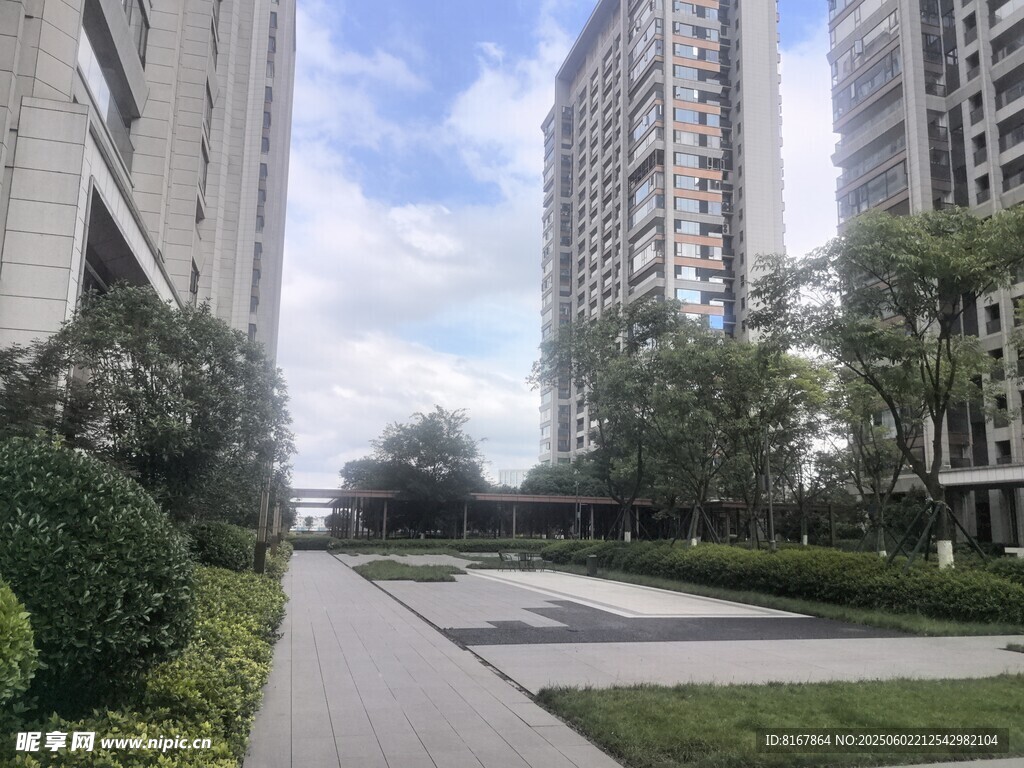 现代都市小区景观步道