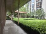 小区内的绿荫长廊景观