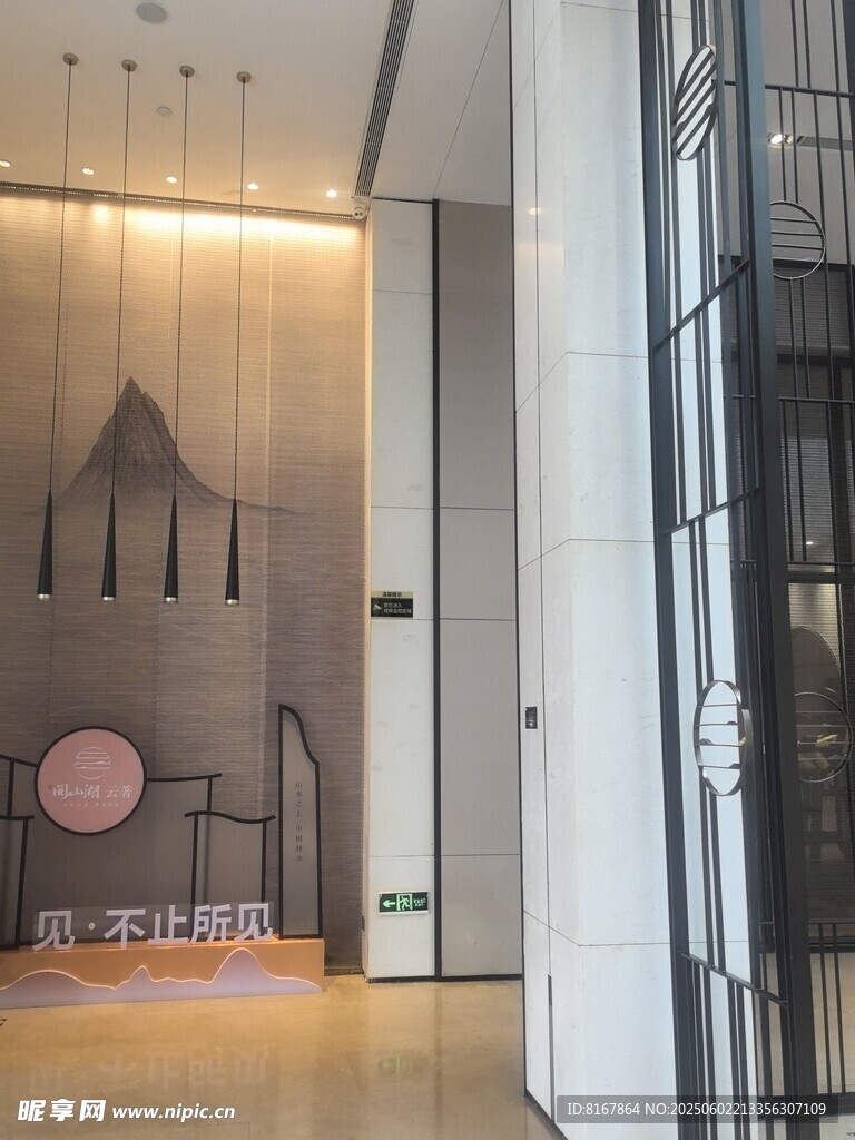 现代简约风室内走廊设计