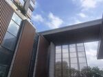现代风格建筑外观一角