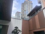 现代建筑与绿植景观