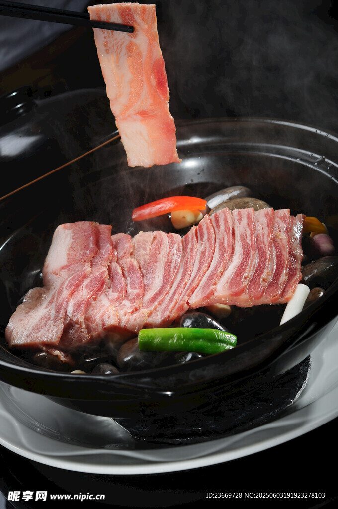 铁板煎制鲜嫩美味牛肉
