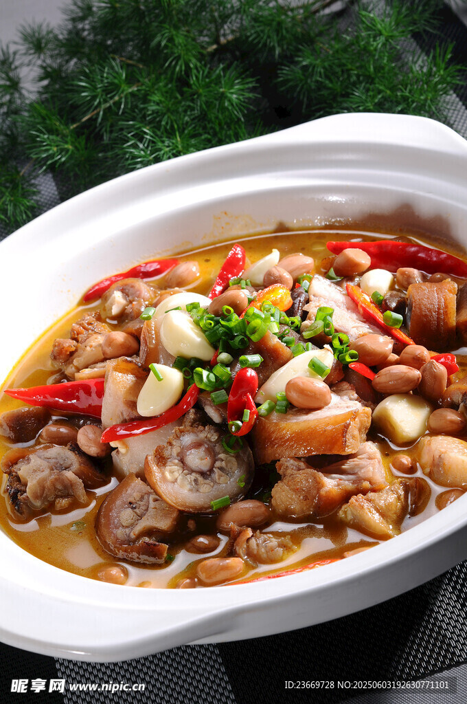 香辣美味牛杂煲