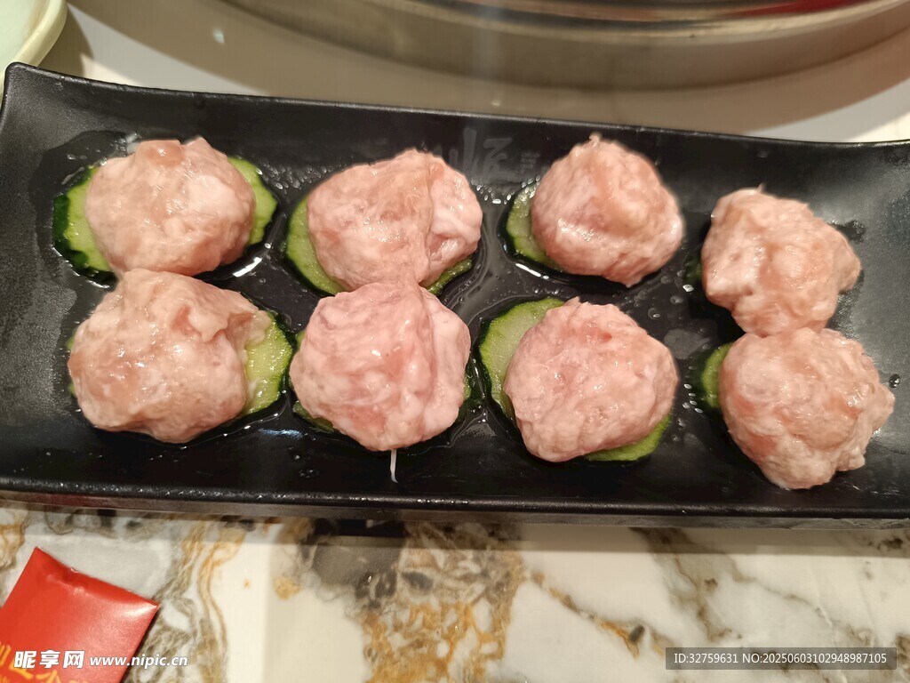  鲜肉丸
