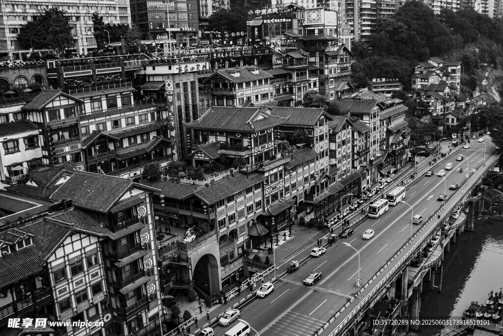 城市街景黑白俯瞰图