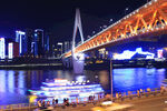 重庆夜景下的跨江大桥