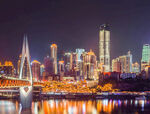 璀璨都市夜景中的桥梁