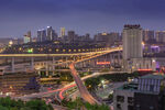 城市夜景中的高架桥风光