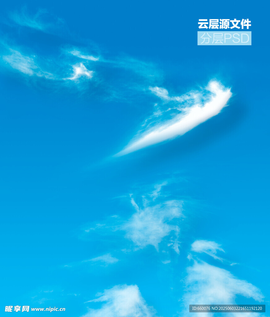 海上飞驰的白色船只
