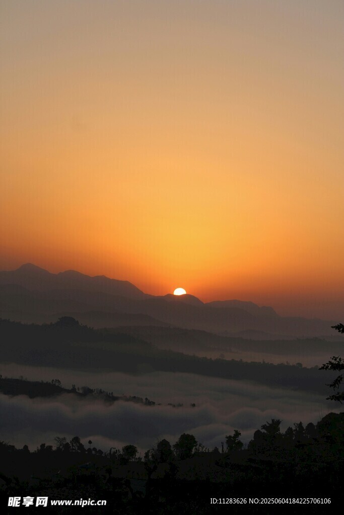 海边壮丽日出美景