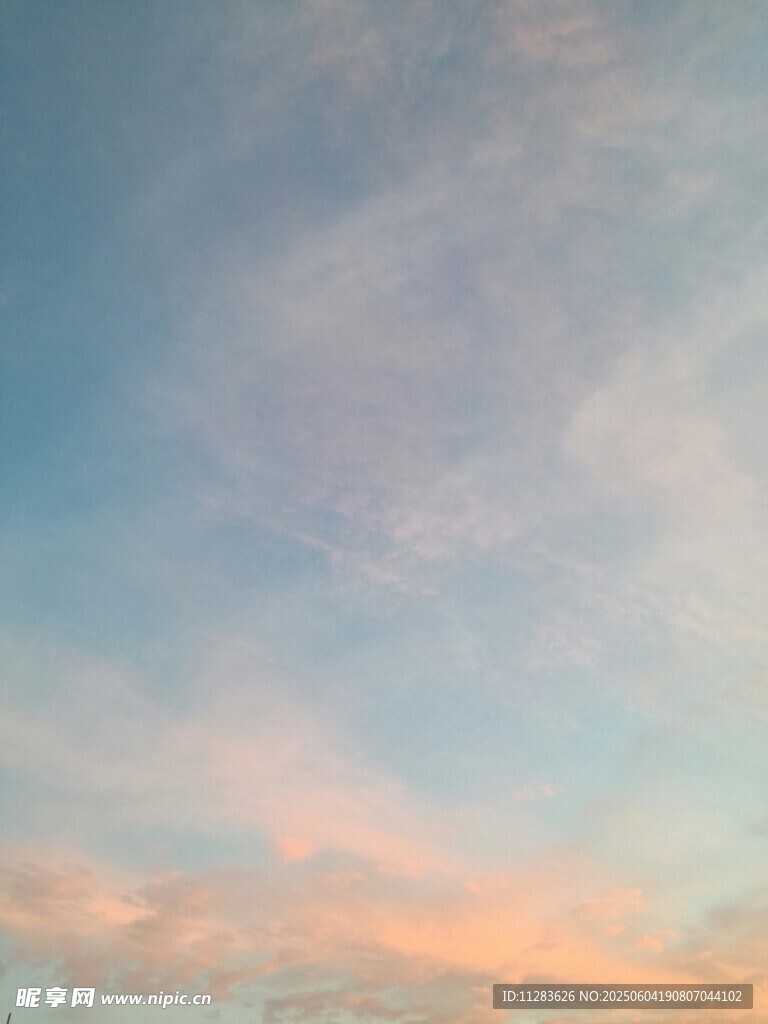 绚丽天空中的梦幻云彩