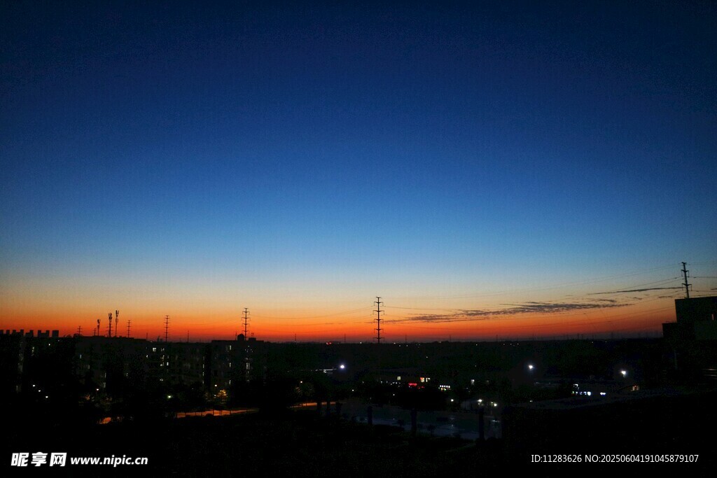 城市黄昏天际线美丽景象