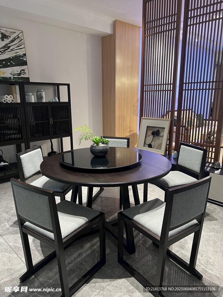 现代简约风格餐厅桌椅组合