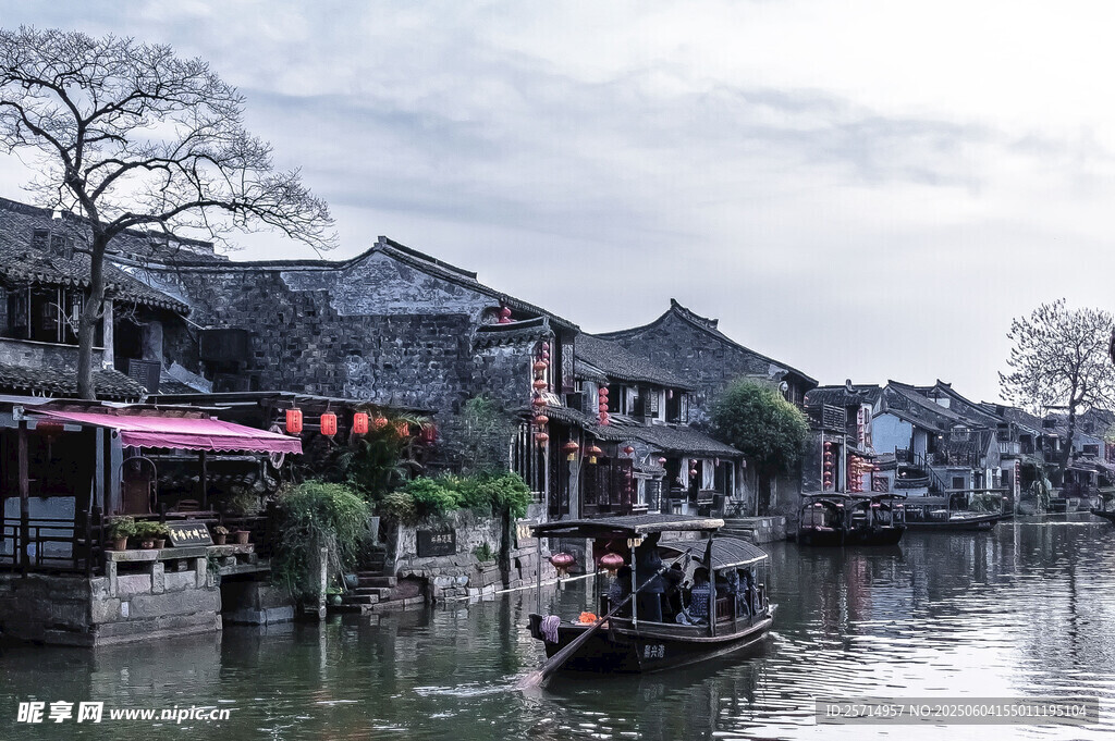 江南水乡小船悠悠美景