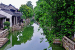江南水乡静谧河道风景