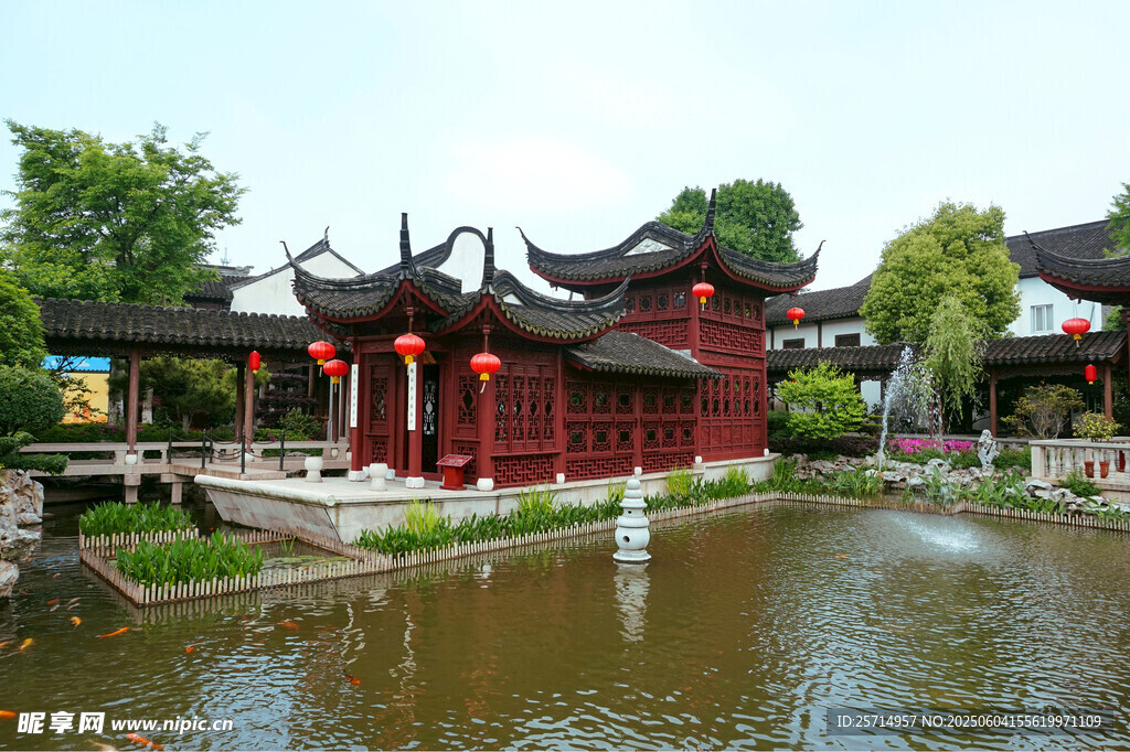 中式古典水边亭阁景观