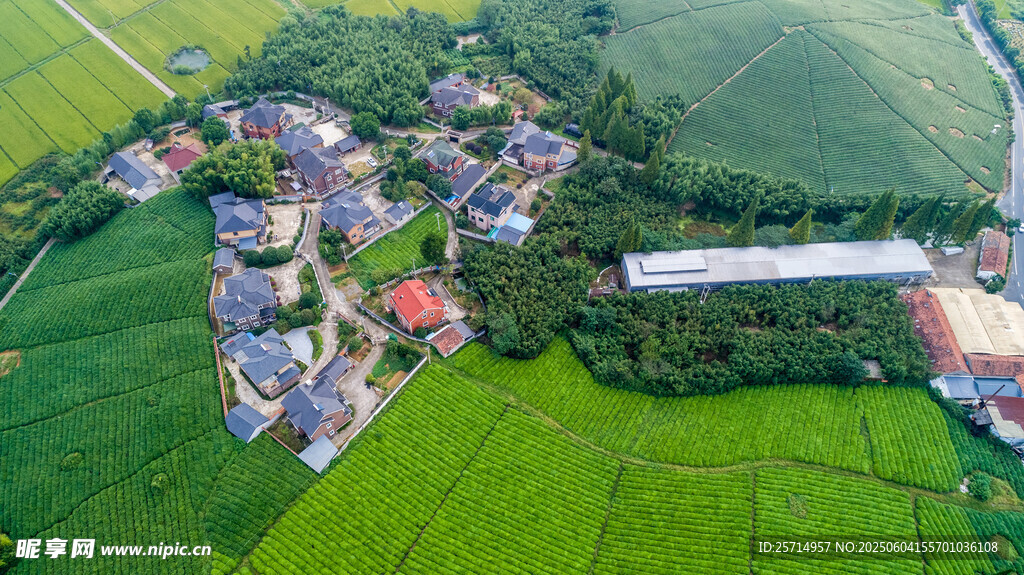 航拍乡村田园美丽景致