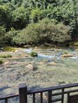 山间溪流