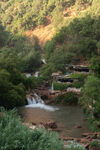 山间 溪流