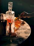 精致调酒场景与特色酒具