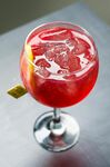 红色冰爽鸡尾酒