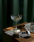 复古风酒具与摆件组合