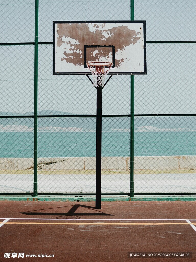 海边篮球架