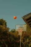 空中篮球与户外篮球架