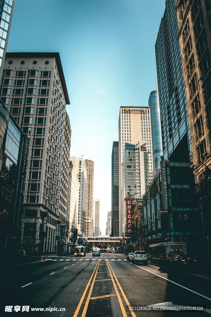城市街道高楼景观