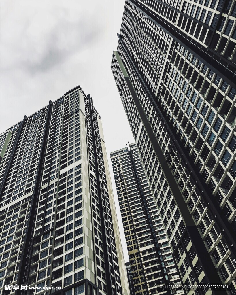 高楼林立的城市天际线