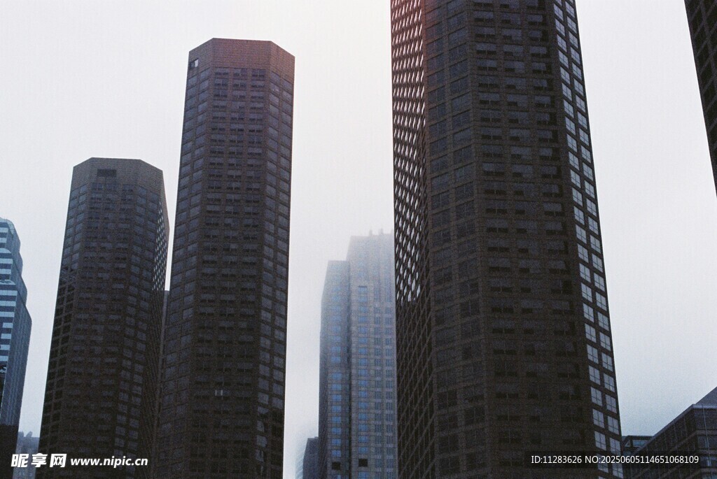 都市高楼林立景象