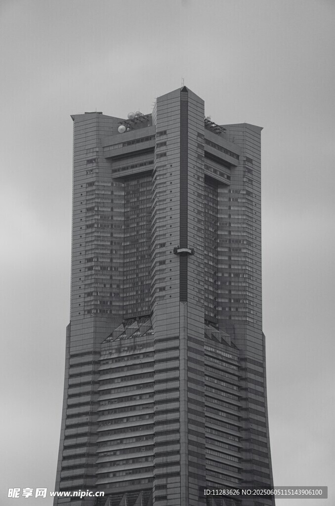 高耸入云的独特建筑