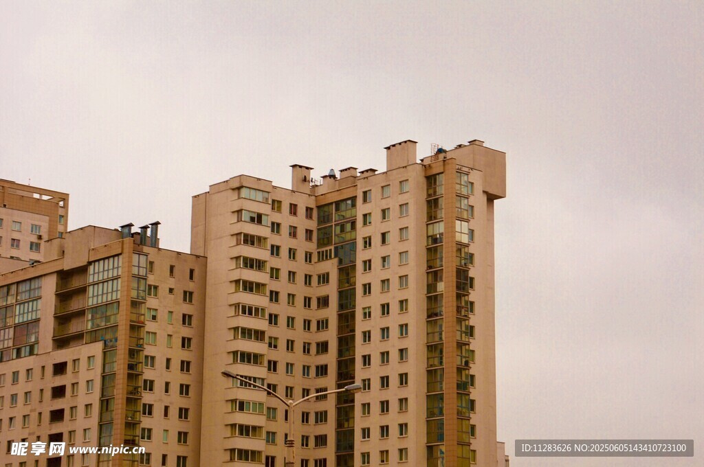 高层住宅楼外观景象