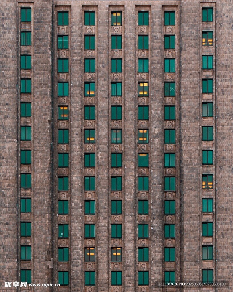 高楼密集的城市建筑景观