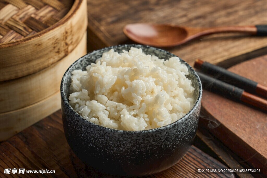 一碗喷香白米饭