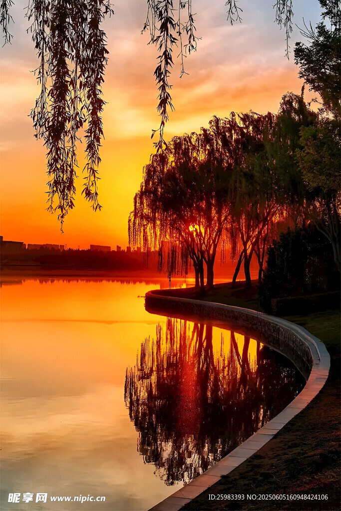 湖畔夕阳
