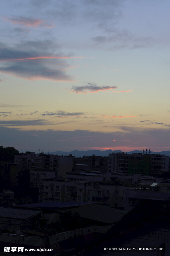 城市黄昏天际线美景