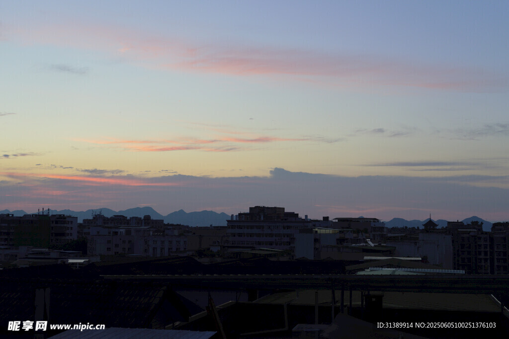 城市黄昏天际线美丽景象