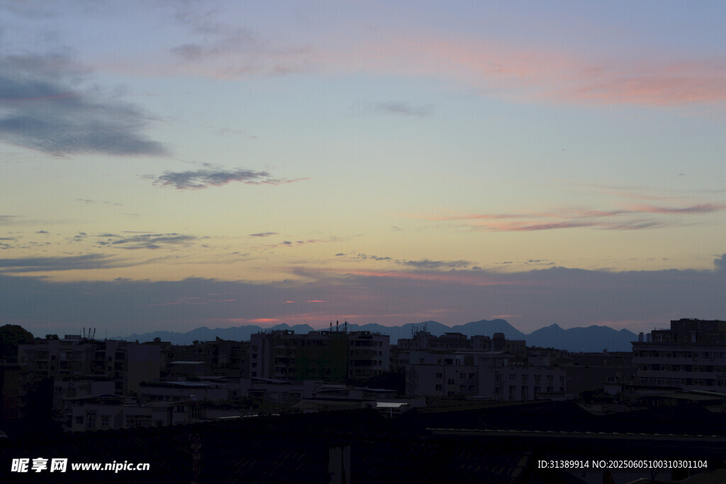 城市黄昏天空美景