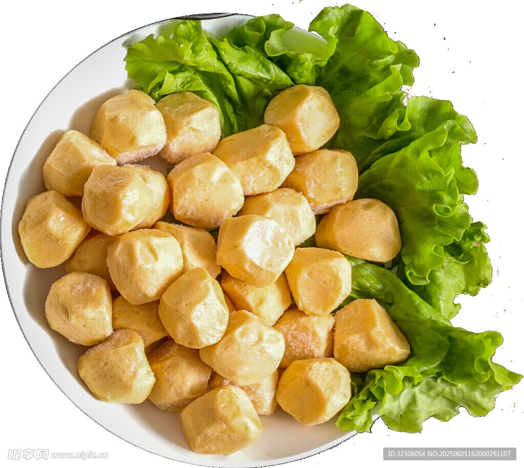 盘中美味干贝配翠绿生菜