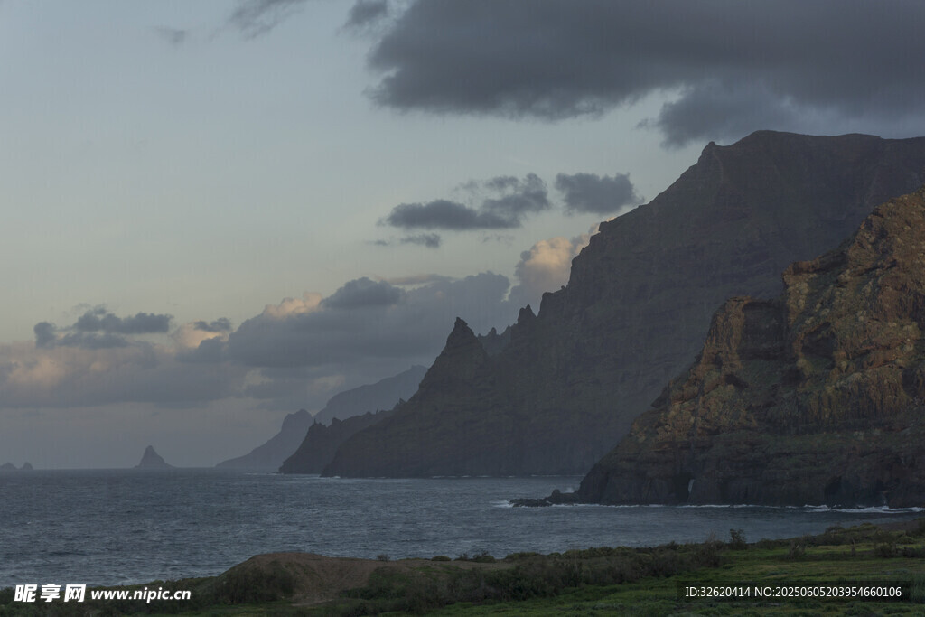  大海 山峦