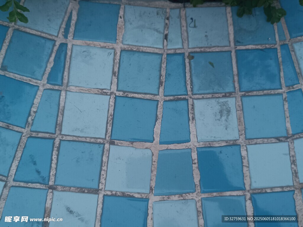 蓝色