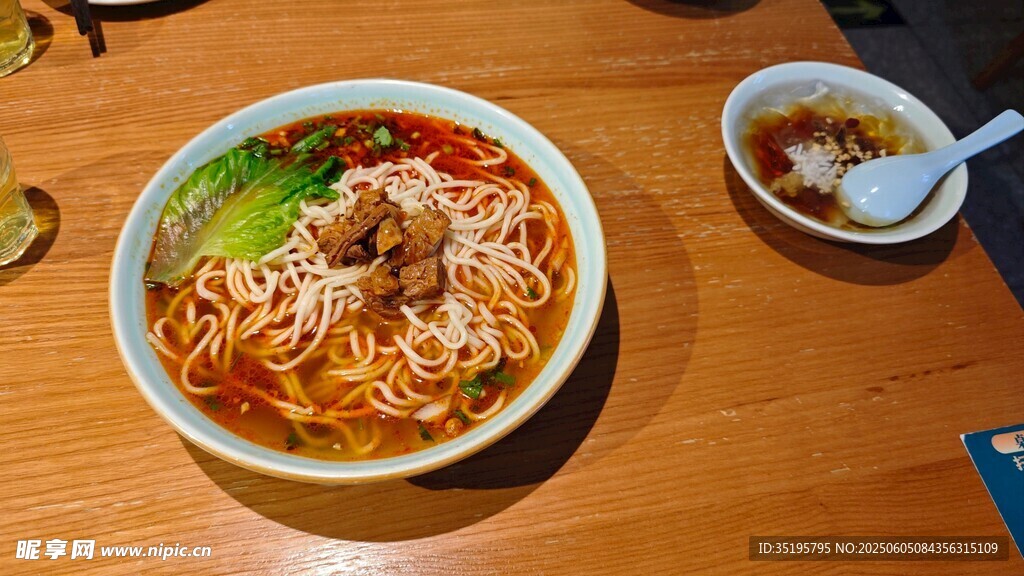 美味拌面配小菜