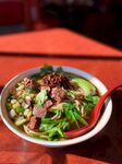 美味牛肉蔬菜面