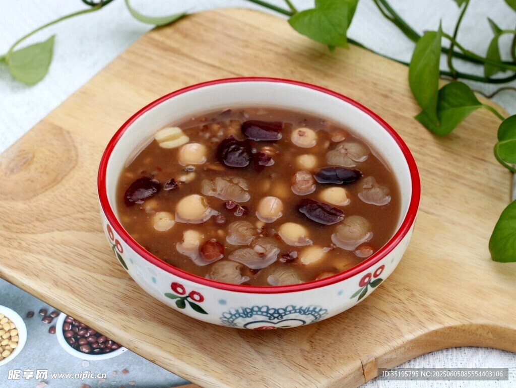 一碗美味营养的杂豆粥
