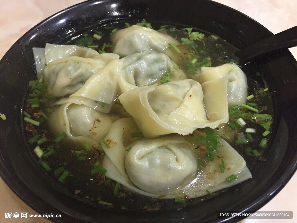 一碗美味馄饨